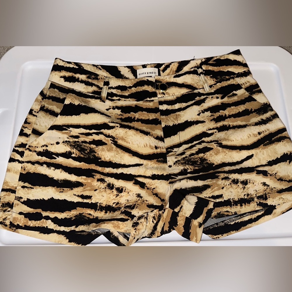 Tiger Print Boutique Shorts with Pockets Size Small